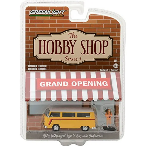 Greenlight Collectibles - The Hobby Shop Series 1 - 1975 Volkswagen Type 2 Bus w/ Backpacker